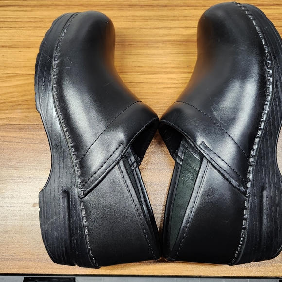 Dansko Women's Professional Black Leather Clogs EU38 US7.5–8 Preowned Work Shoe - Picture 5 of 12